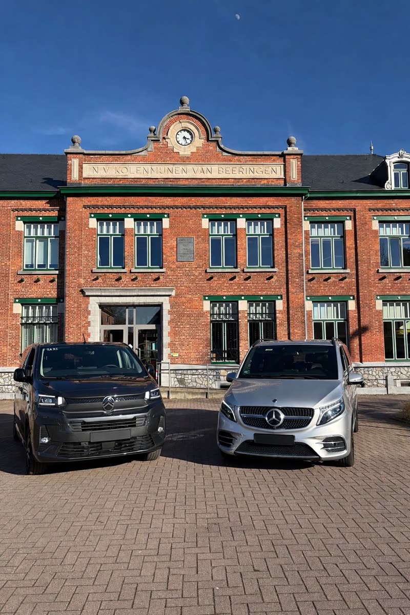 Silver Mercedes taxi at be-MINE in Beringen